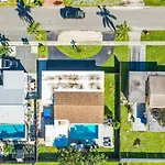 Private Pool - Outdoor Shower - Arcade Games